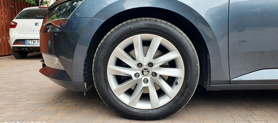 Skoda Superb cena 81300 przebieg: 135590, rok produkcji 2017 z Rzeszów małe 781